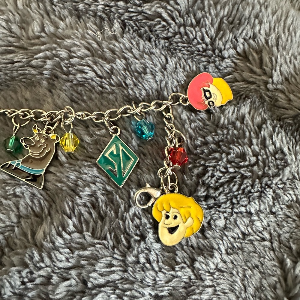 Scooby-Doo! Charming Cartoon Character Bracelet - Picture 3 of 5